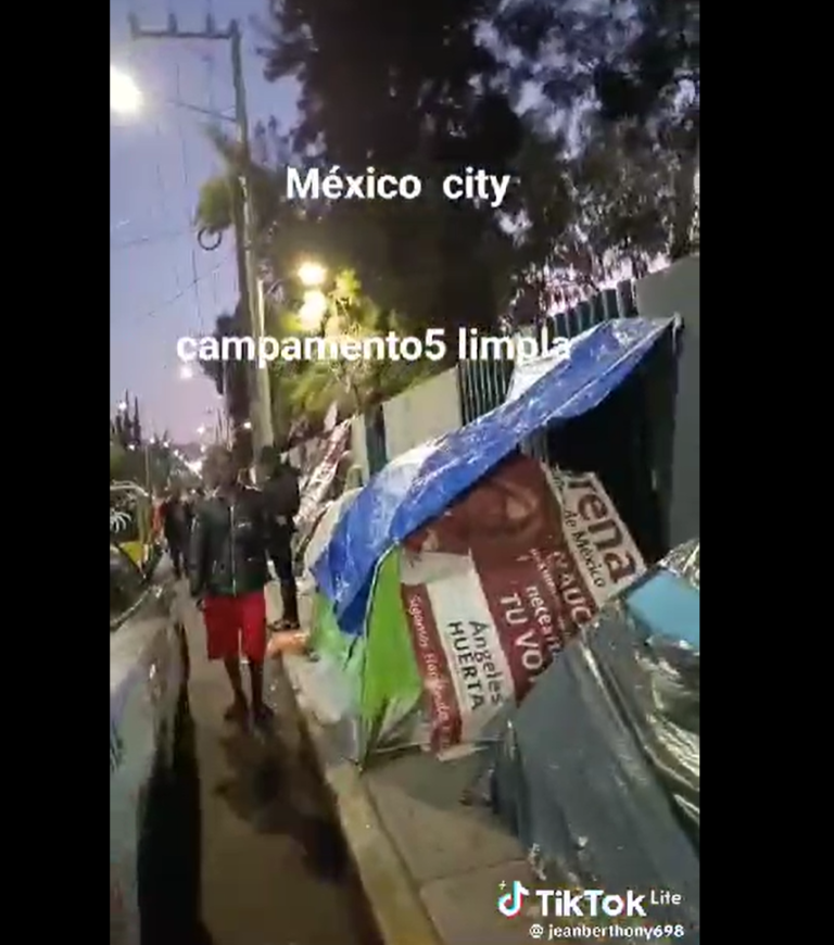 Mexico City Haitiens Dans Les Rues.png