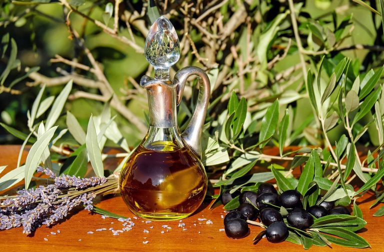 Olive Oil Oil Food 1596417.jpg