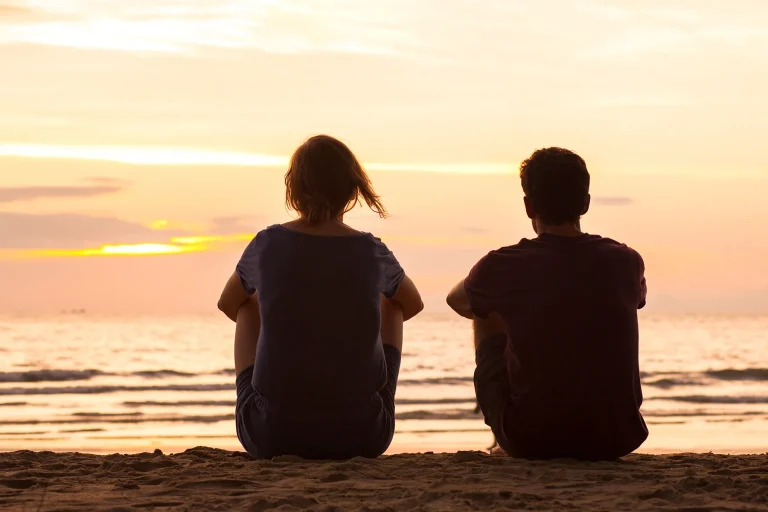 1800x1200 Friends Sitting Together On Beach.jpg