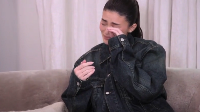 Kyliejennercryingthekardashians.png