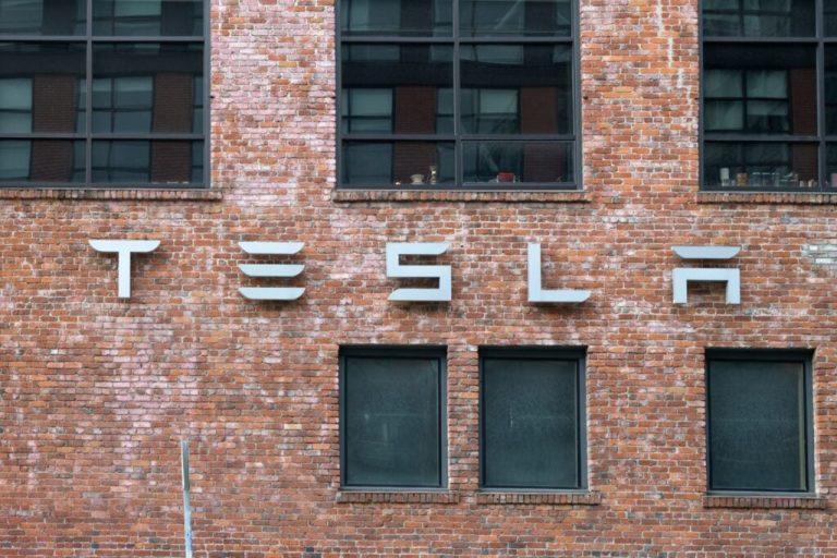 Seattle July 17 2022 Tesla Company Si.jpeg