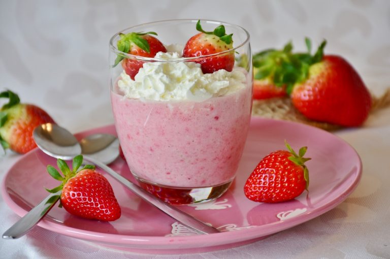 Strawberry Dessert Fruit 3304967.jpg