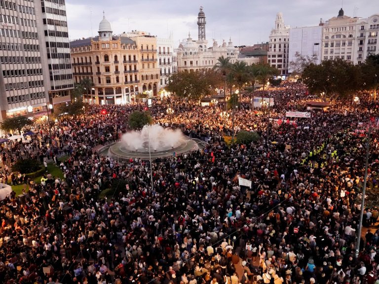 2024 11 09t175748z 670447313 Rc2t1ba6w6jt Rtrmadp 3 Europe Weather Spain Protest 1731182232.jpg